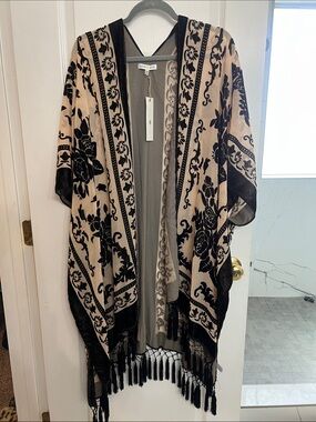 NWT Woven Hearts nude Velvet Duster